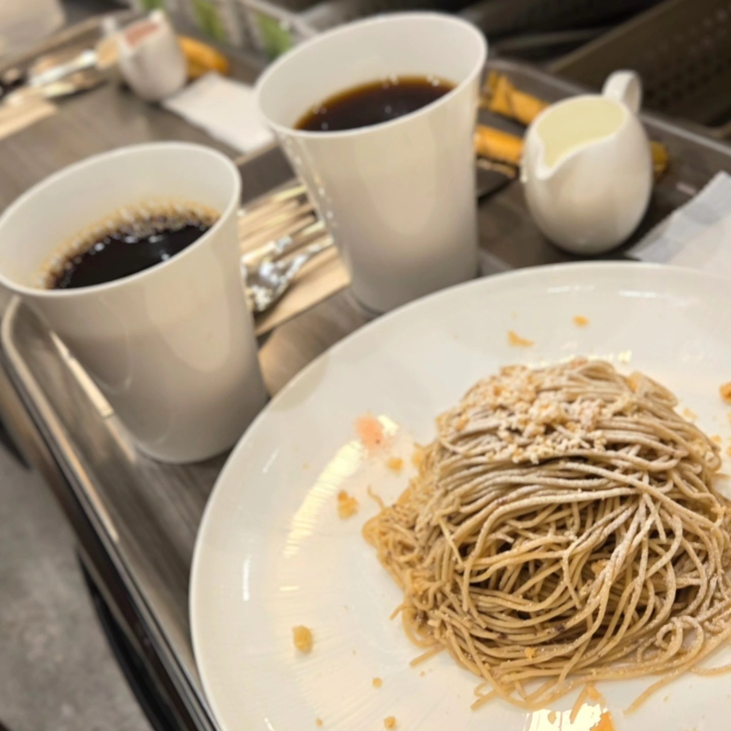 こんにちは
です！ 

今週末、三連休のご予定は？ 

珈琲と和栗のモンブランおすすめです。 

もちろん苺スイーツもです 

にお越しの際は
ぜひ、雪ノ下にもお立ち寄りください。