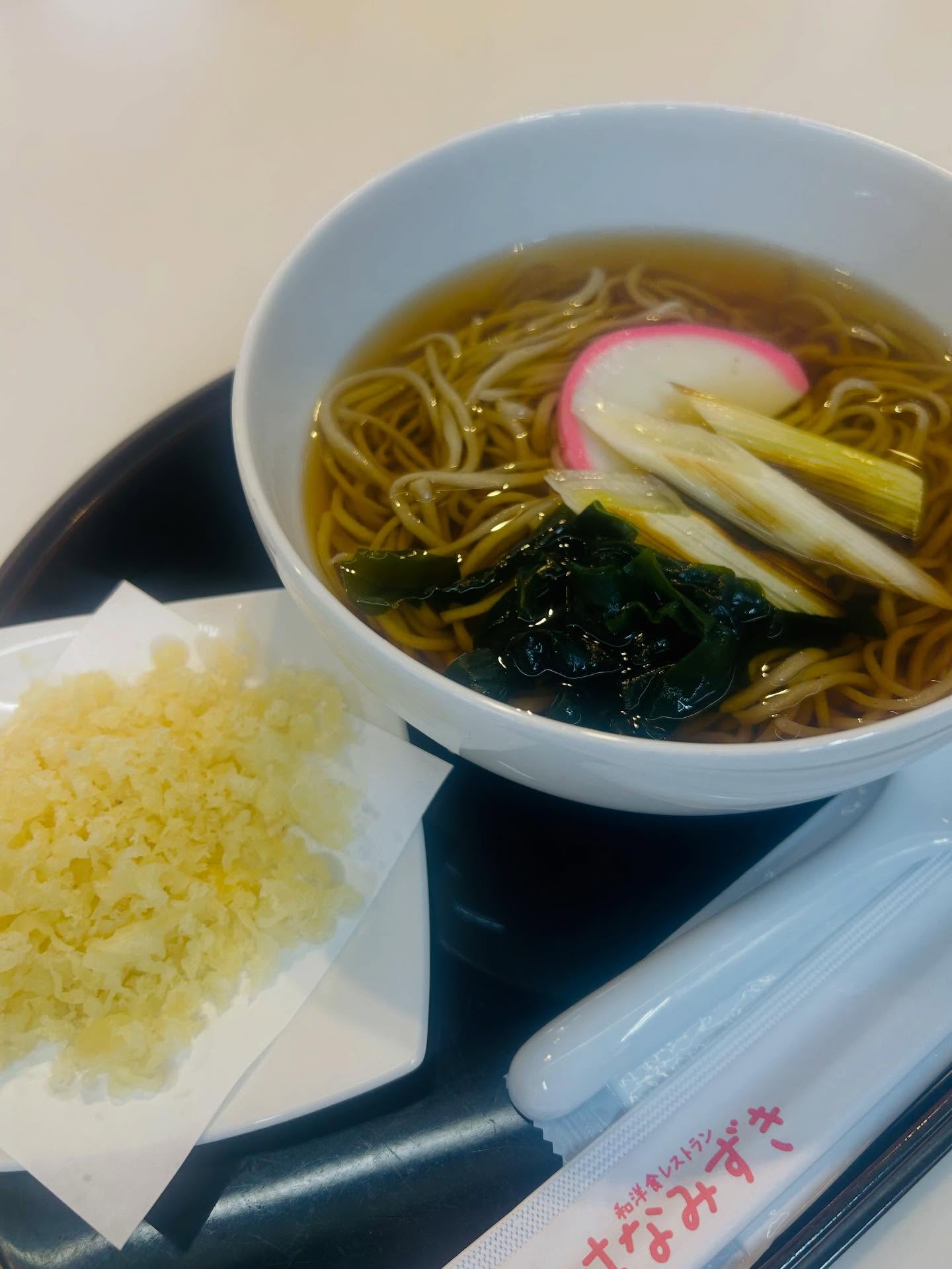 こんにちは
どまんなかたぬま　はなみずきです。
毎日、寒いですね🫨
本日は、【たぬき蕎麦】をご紹介♪
そんな時は、温かい蕎麦は如何ですか？
はなみずきの蕎麦は、手打ちです！
毎日、心を込めて打っております♪
是非、どうぞ♪