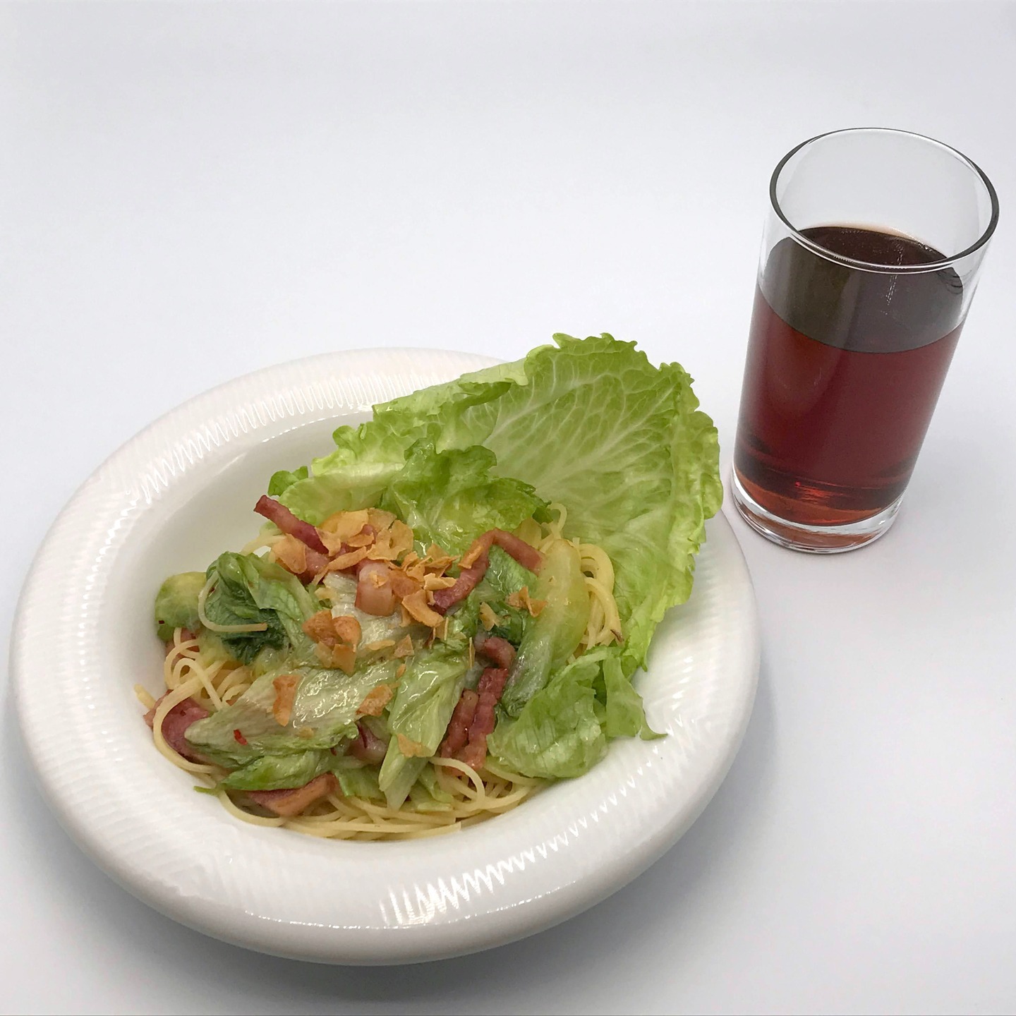 こんばんは!
道のイタリアン タヌマンマより、新しい”おすすめパスタ”のご紹介です!
【庄内豚ベーコンとレタスのペペロンチーノ】(明日 3/2(月) ~ )
山形から直送の庄内豚を使用した脂が甘く、旨味の凝縮されたベーコン!
静岡から直送の、みずみずしさ抜群で、苦みやえぐみのない桑高さんの絶品レタス!
素材の良さを見後にマリアージュされた一皿になっております!
是非ご賞味くださいませ!
𓂃𓂃𓂃𓂃𓂃𓂃𓂃𓂃𓂃𓂃𓂃𓂃𓂃𓂃𓂃
【店舗情報】
︎ 道の駅 どまんなか たぬま
道のイタリアン タヌマンマ
︎ 栃木県佐野市吉水町366-2
︎ 電話番号:0283-61-0078
︎ 営業時間:11:00~16:00
︎ 定休日:水曜日・金曜日
𓂃𓂃𓂃𓂃𓂃𓂃𓂃𓂃𓂃𓂃𓂃𓂃𓂃𓂃𓂃