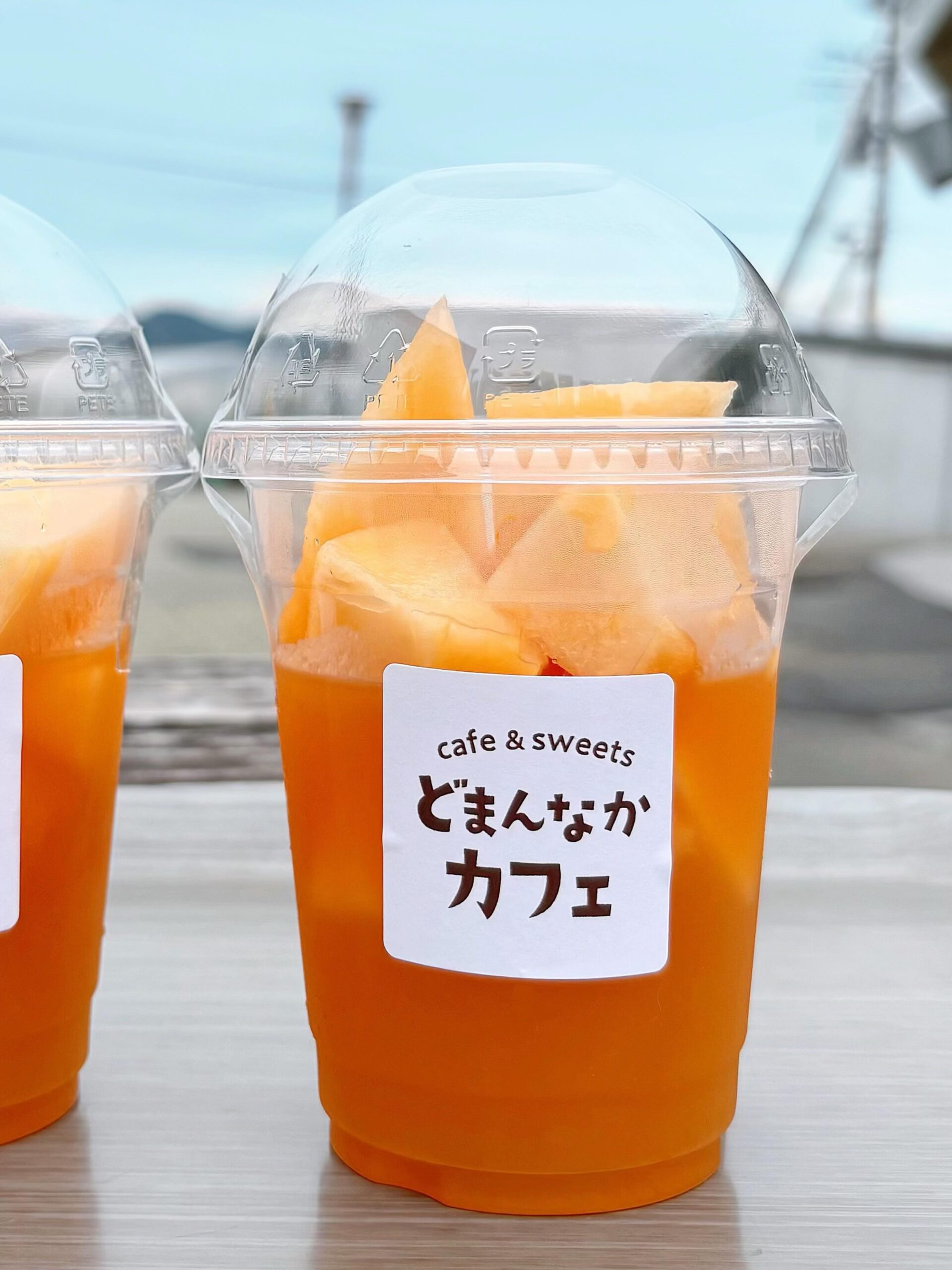 こんにちは︎
です️
うっとりするような芳醇な香り️
リッチな甘みが口いっぱいに広がる
【メロンゼリー】おすすめです🤤
(赤肉メロン使用)
ほぼ水を使わずお作りしたゼリーも
とろける甘さです
ゴロゴロ果肉をご堪能くださいませ🫶
【メロンゼリー】
1個600円(税込)
・朝採り館にて販売中︎
※数量限定・陳列時間未定
ご理解のほどよろしくお願い申し上げます